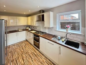 Kitchen- click for photo gallery